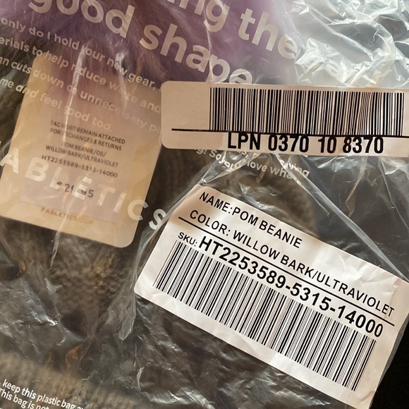 Fabletics Cable Knit Pom Beanie - Picture 4 of 6